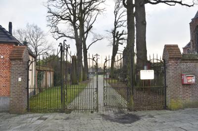 Poort begraafplaats Puttenhoflaan